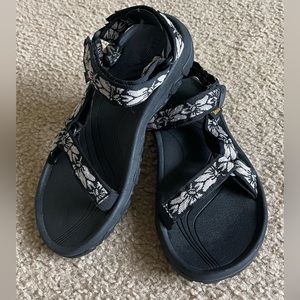 Teva Hurricane Sports 4 Sandals, Size 8